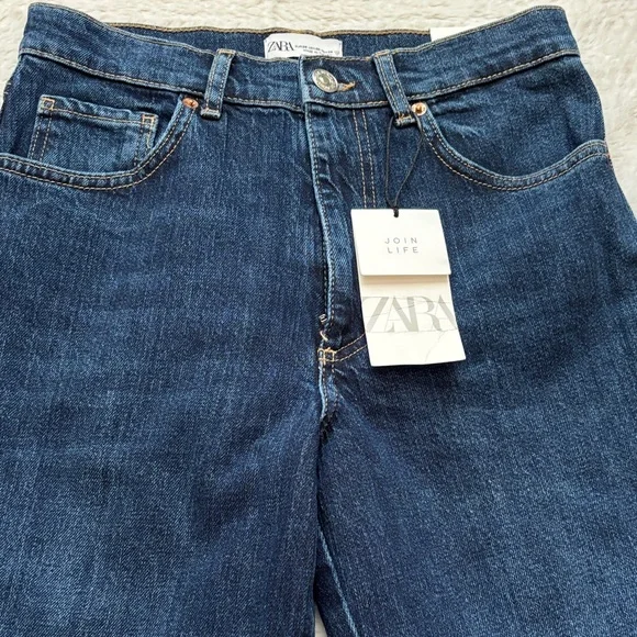 Zara Brand New Women's Dark Blue Jeans with split Hem at bottom - Picture 2 of 9